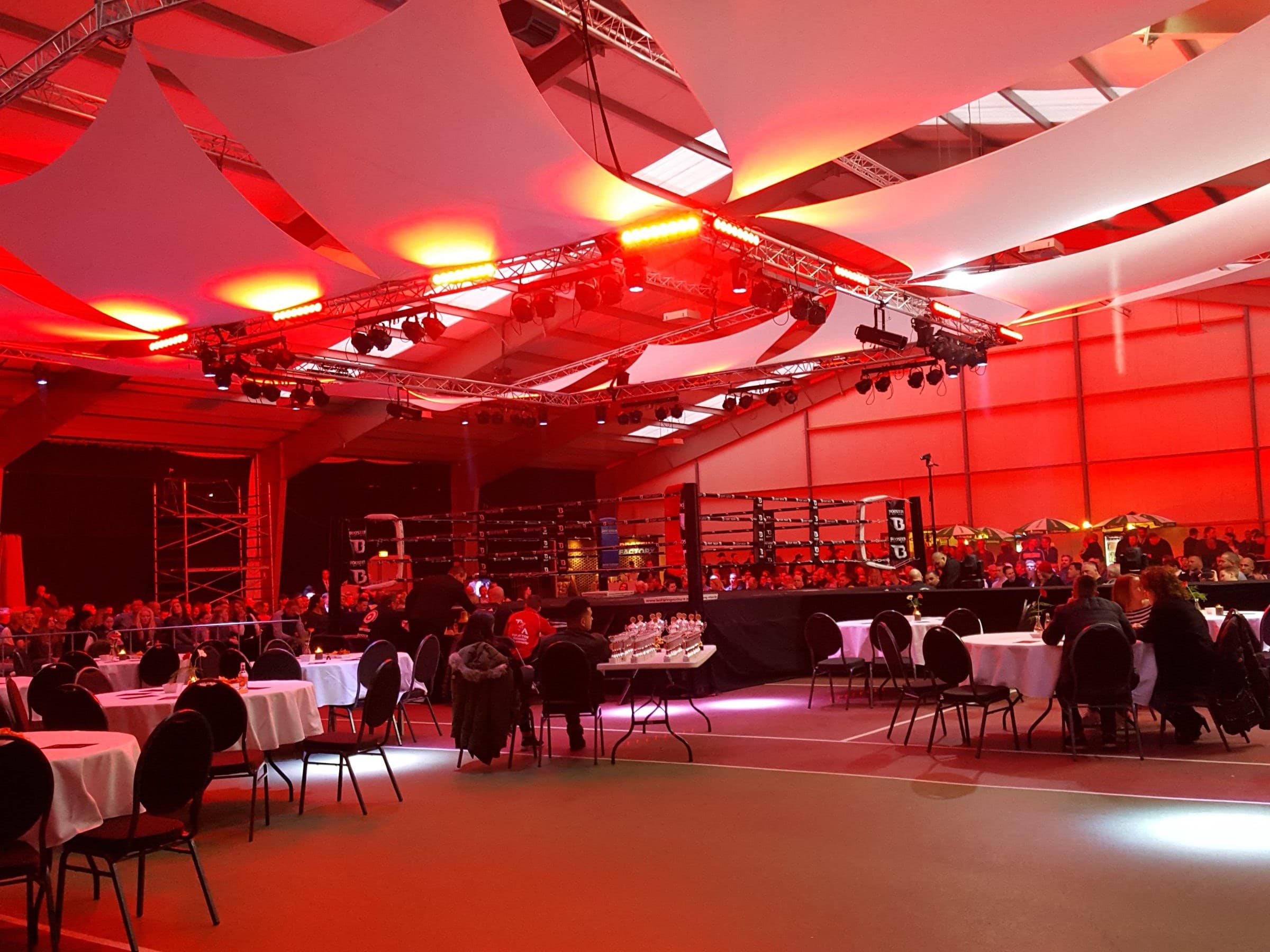 VIP-tafels langs de ring